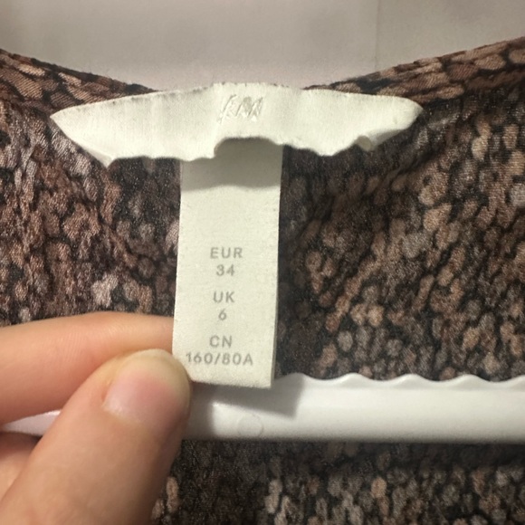 H&M Earthy Patterned Top - Picture 3 of 4